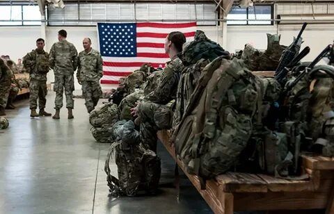 США начали переброску свыше 4 000 военных на Ближний Восток.