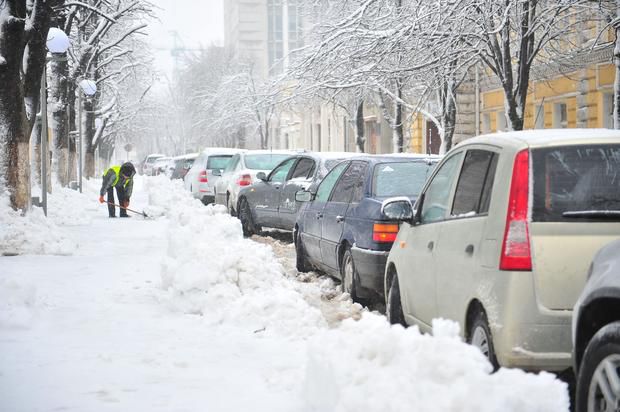 InfoTrafic 17:00: Flux majorat de transport. Străzi de evitat