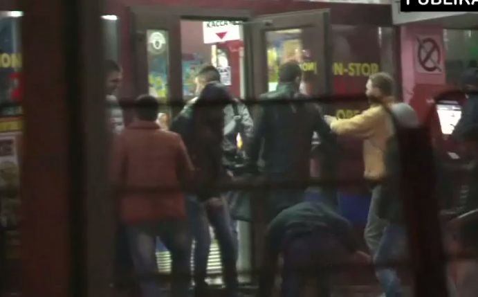 Активисты "Стоп-Хам" провели эксперимент и отправились в один из столичных магазинов за спиртным.