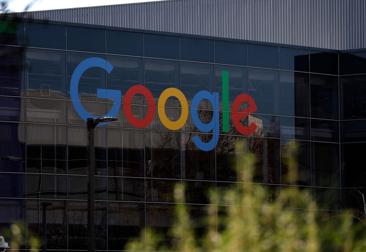 Google a lansat modelul Gemini 3.1 Pro cu capacități de raționament îmbunătățite.