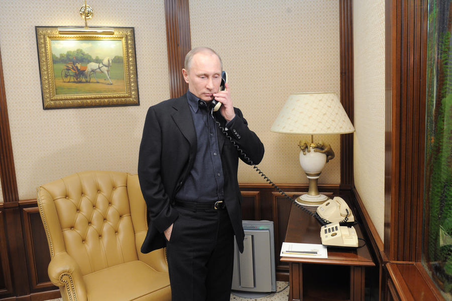 Путин и Обама дважды разговаривали в ходе торжеств в Нормандии.
