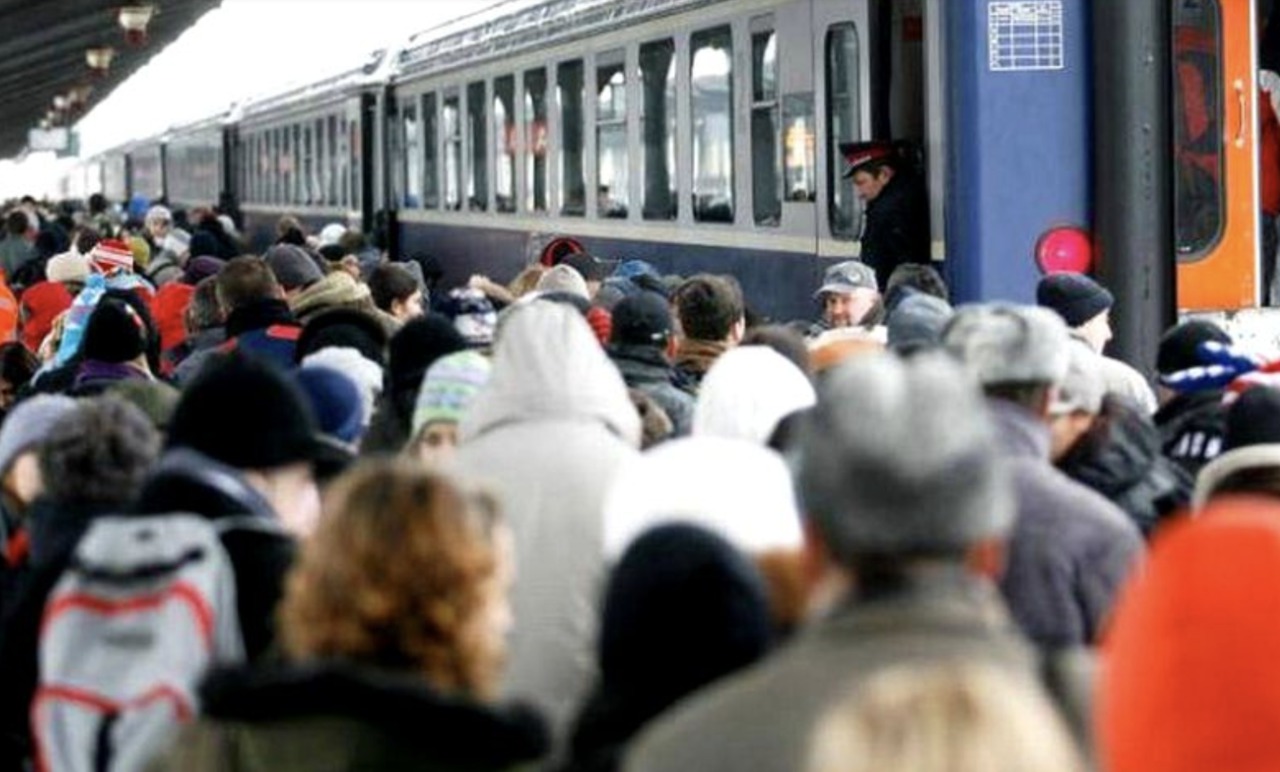 В связи с прощанием с королем Михаем увеличено число поездов в Куртя-де-Арджеш.
