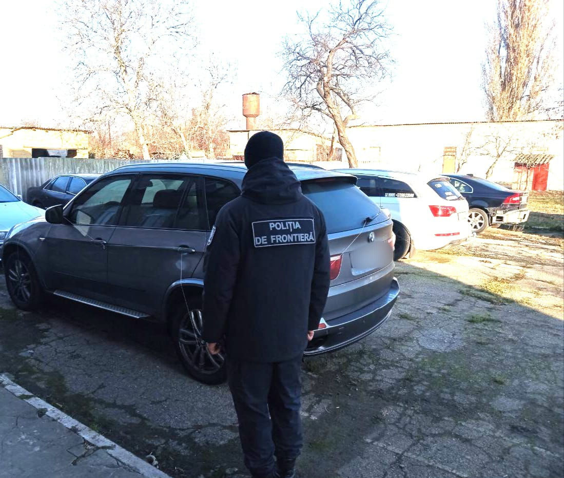Молдаванин пытался въехать в страну на BMW, разыскиваемом Интерполом.