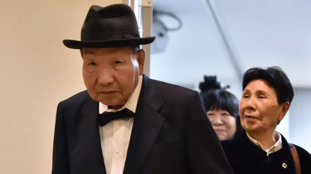Un bărbat japonez, achitat după 50 de ani de așteptare a condamnării la moarte.