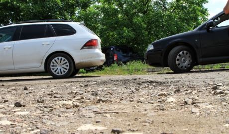 Drumul dintre satele Lăpuşna şi Pervomaisc din raionul Hânceşti este un adevărat calvar pentru şoferi. Foto: jurnal.md