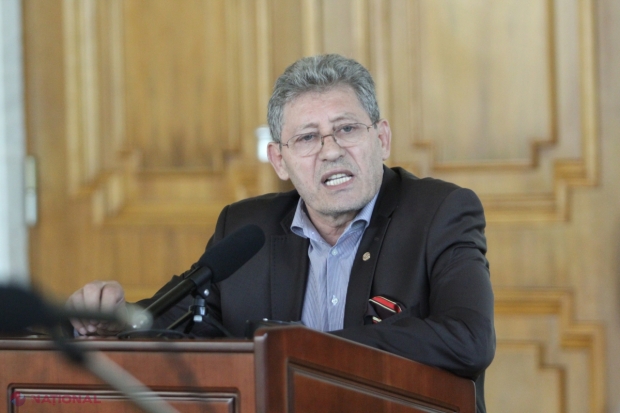 Mihai Ghimpu, conduce formațiunea sa fără să ascultate și alte opinii, a declarat Octavian Țâcu.
