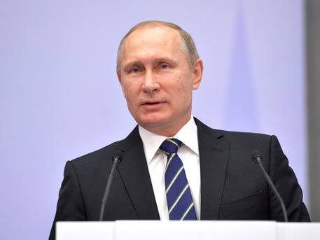 Президент РФ поручил Минздраву заняться созданием препаратов от опасного вируса. Фото: kremlin.ru