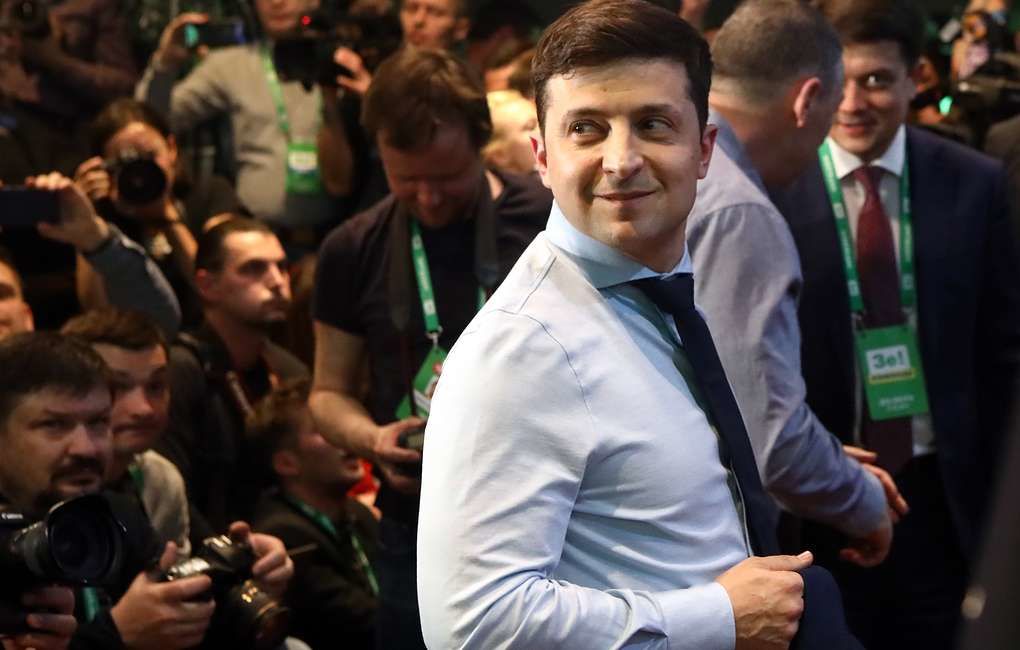 Представитель Зеленского назвал условие его участия в дебатах с Порошенко.