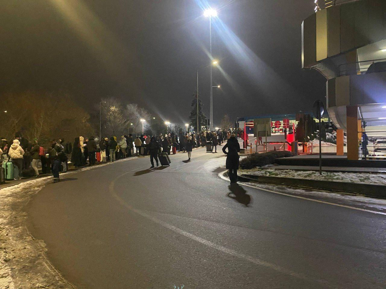 Alertă la Aeroportul Chișinău: Toate persoanele au fost evacuate.