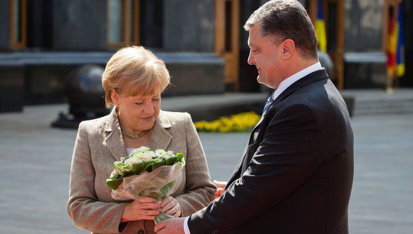 Канцлер Германии Ангела Меркель пообещала продолжать финансово поддерживать Украину.