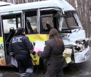 Члены команды КВН Саратовского государственного технического университета (СГТУ) попали в серьезное ДТП в Пензенской области.  Фото: ntv.ru
