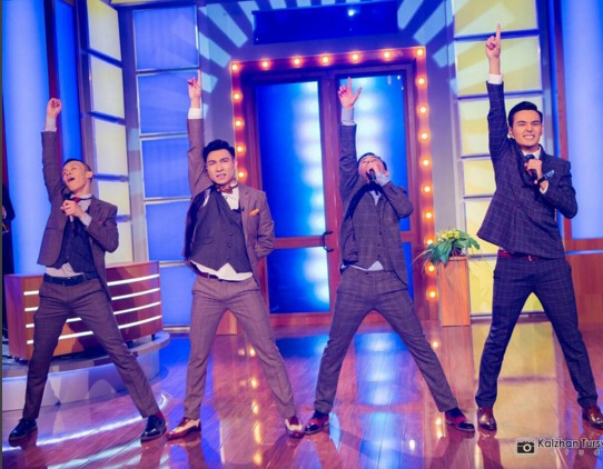 Песня "Гүл әпше" казахстанского boys-band "Алау" стремительно набирает в интернете популярность. Фото: yvision.kz