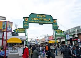 Comercianţii din Piaţa Centrală din Capitală au uitat de motivul scumpirilor şi nu mai ţin cont de evoluţia de pe piaţa valutară. Foto: wikipedia.org