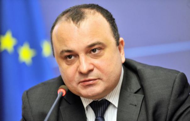 Profesorul Radu Carp consideră că Igor Dodon nu poate fi primit la Cotroceni.