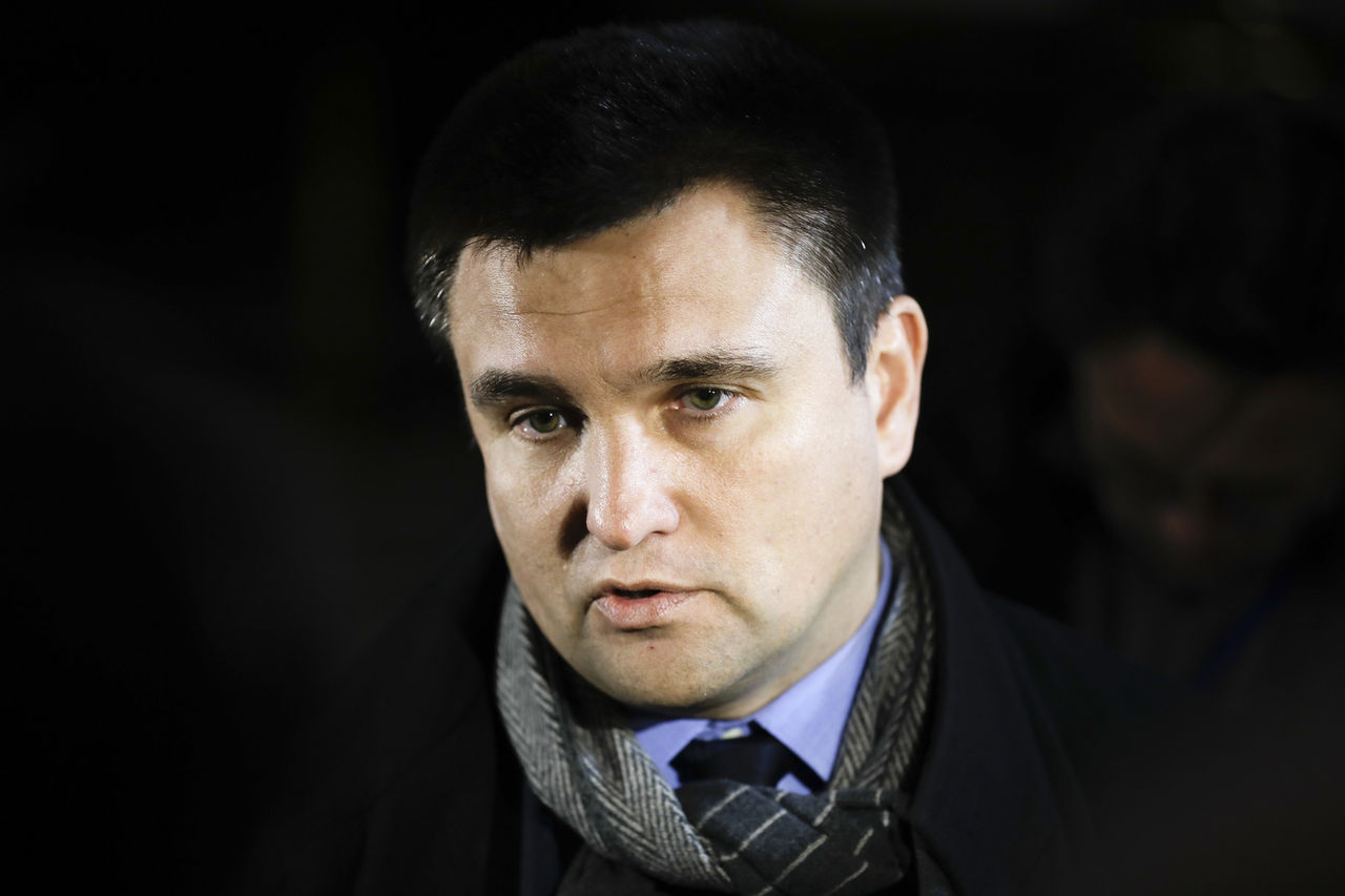 Украинский министр также заявил, что ему хочется верить в то, что украинцы стали "ещё хоть немного менее советскими".