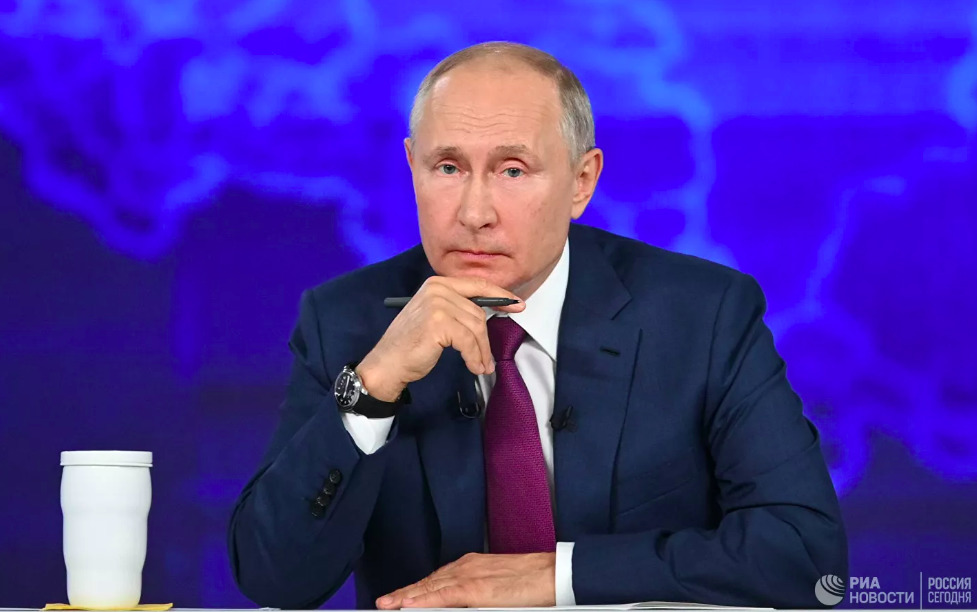 Путин подписал закон об удалении из интернета порочащей честь информации.
