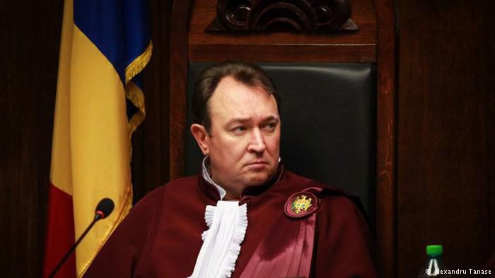Magistratul se află într-o deplasare în SUA.