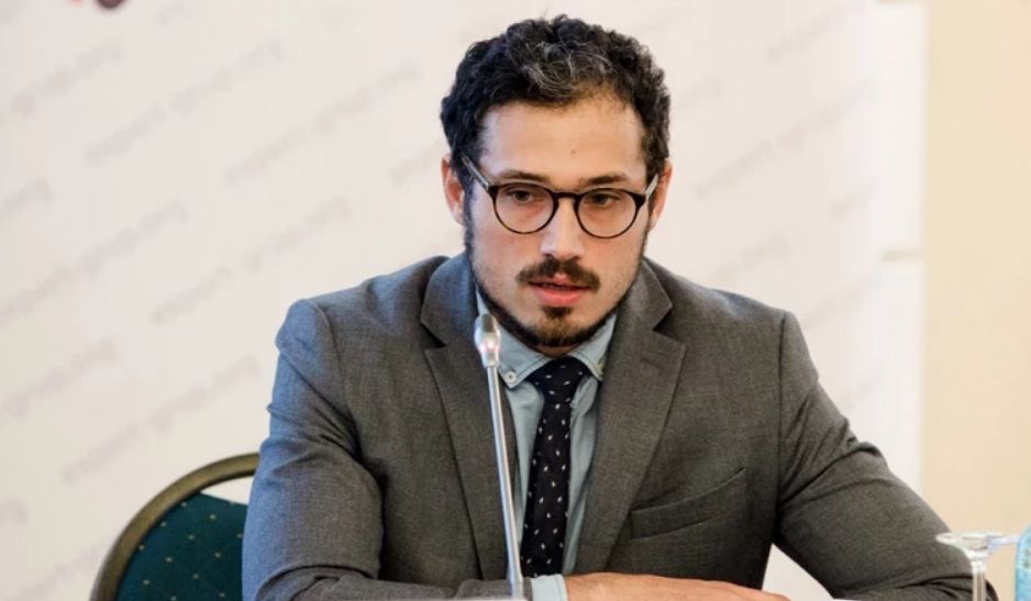 Ченуша: Власти отвергли идею конкурсов на государственные должности.