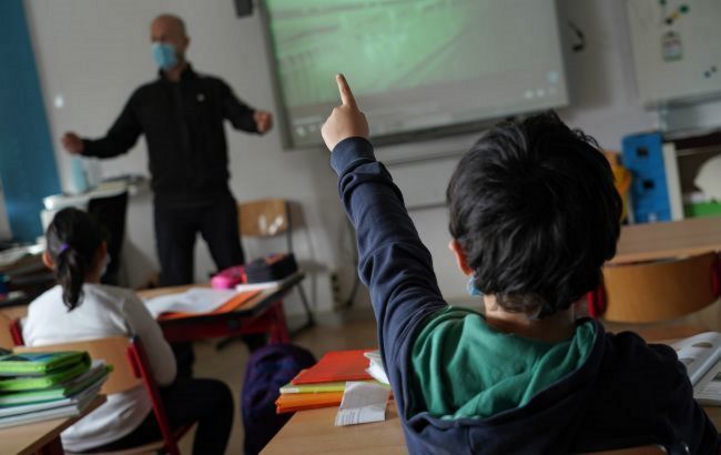 В Израиле непривитые учителя не смогут преподавать и получать зарплату.