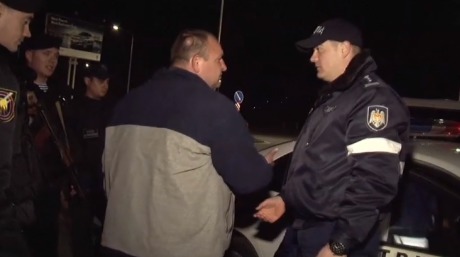 Un șofer le-a dat bătăi de cap polițiștilor de la Brigada de Patrulare. Foto: captură video