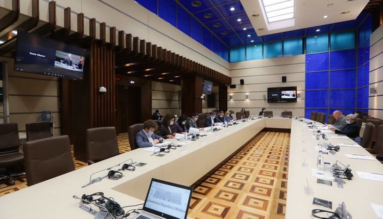 Завтра парламент в срочном порядке рассмотрит поправки к бюджету.