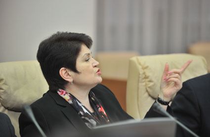 К концу года уже традиционно активность работы наших власть предержащих заметно повышается.