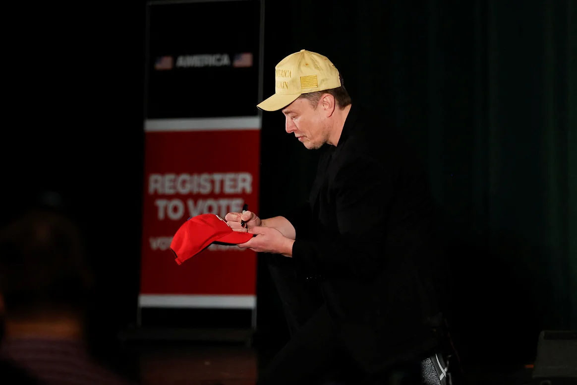 Elon Musk participă la formarea echipei lui Trump.
