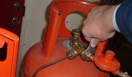 Взрыв произошел в результате утечки газа из газового баллона. Фото: romaniatv.net