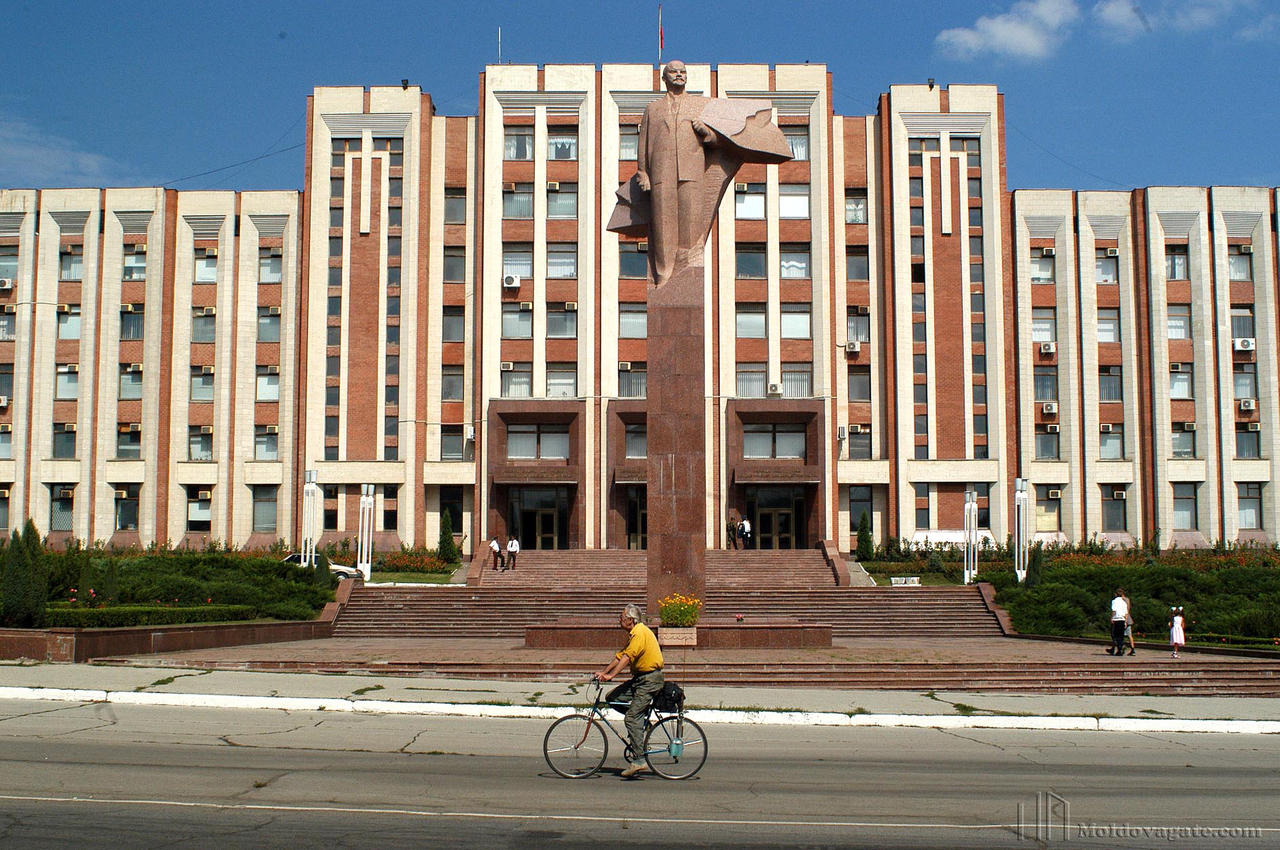 Ранее депутаты указали на несовершенство действующего закона о СМИ, принятого еще в 2003 году. Фото: moldovagate.com.
