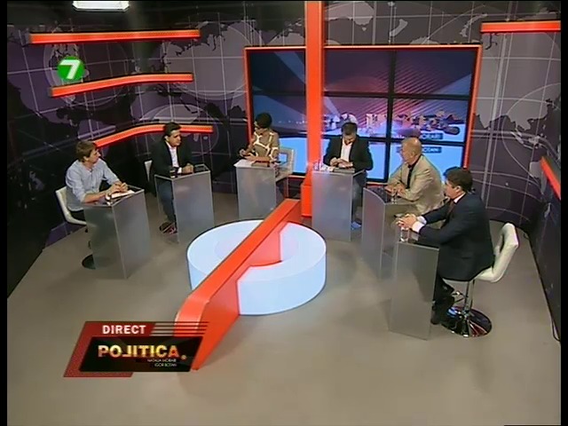 Финансовый аналитик Александр Савва считает, что сегодня идет борьба за завладение банков.