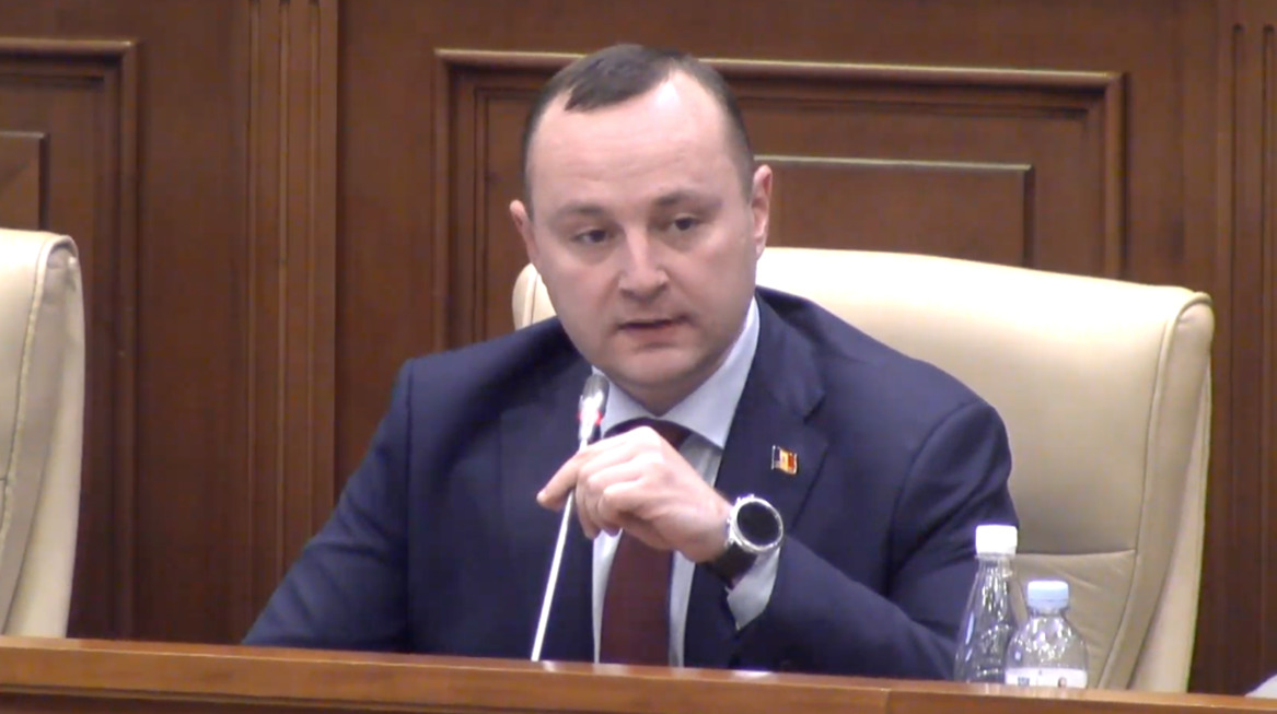 Батрынча уличил демократов в манипулировании общественным мнением.