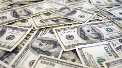 Curs record pentru dolarul american pe piaţa valutară din Moldova.