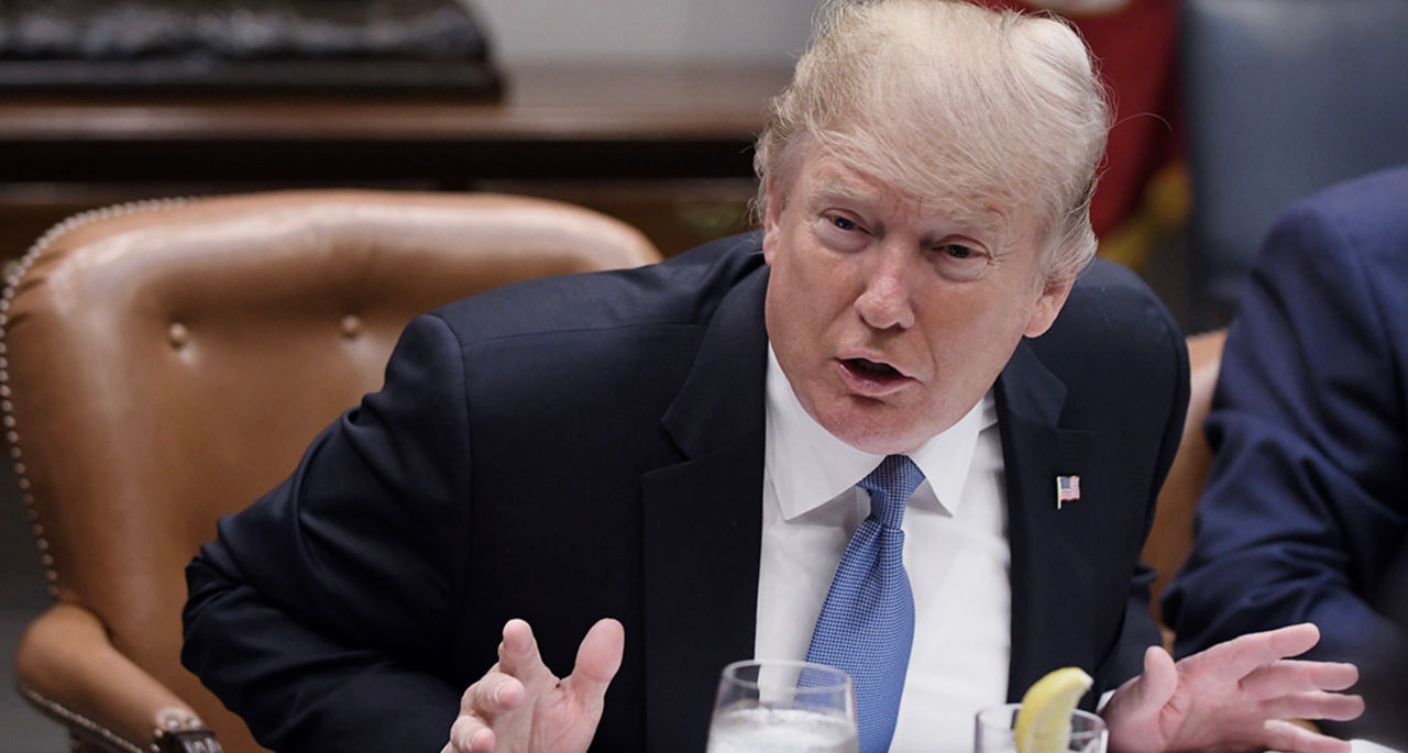 Трамп снова угрожает ЕС пошлинами: Они ужасно с нами обращаются.