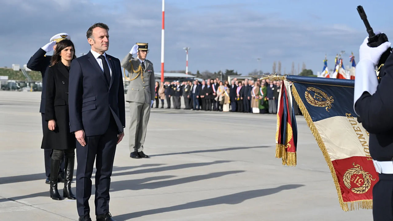Macron: Pentru a rămâne liber, trebuie să inspiri teamă.