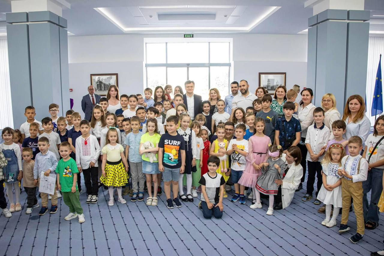 Дорин Речан: «Счастливого детства всем детям!».