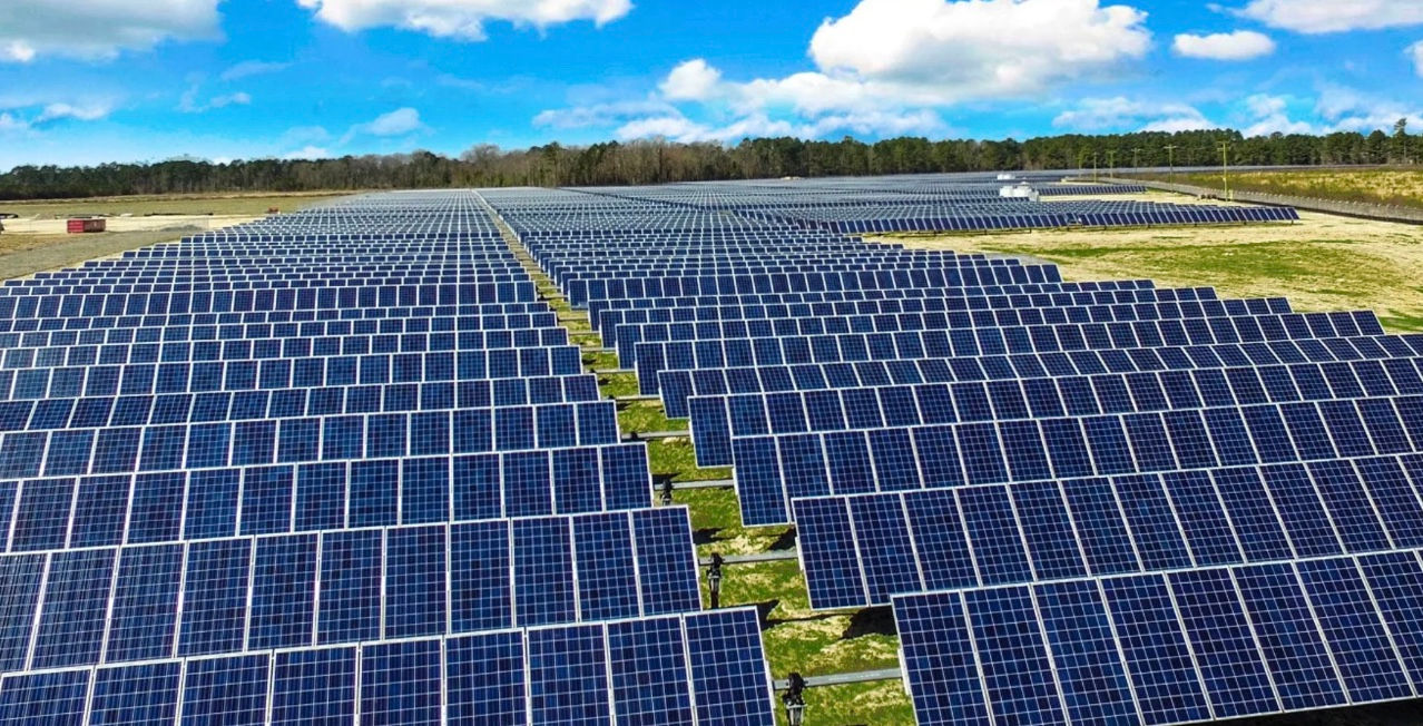 Dezavantajul panourilor solare, transformat într-o sursă de energie „nelimitată”.