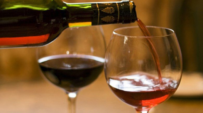 Un viticultor american se laudă cu un vin de culoare oranj.