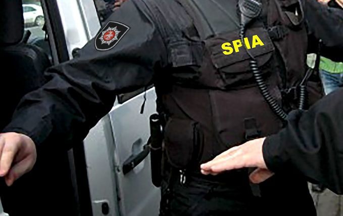 Полицейский из Каушан задержан с поличным при получении взятки.