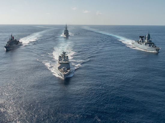 Боевые корабли Второй постоянной военно-морской группы НАТО переместились ближе к Сирии.