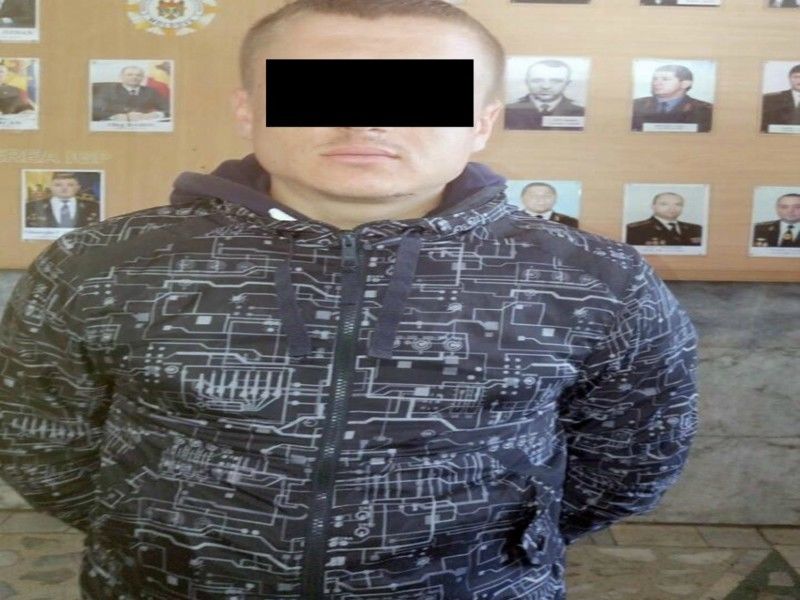 O femeie, jefuită în propria casă. Cine-i hoțul și ce riscă. Foto: politiacapitalei.md