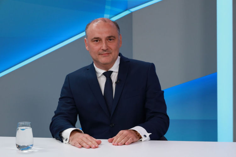 Бывший румынский министр связи Рэзван Котовеля.