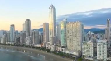 Zgârie-nori din Brazilia, zgâlţâit de furtună. Foto: digi24.ro