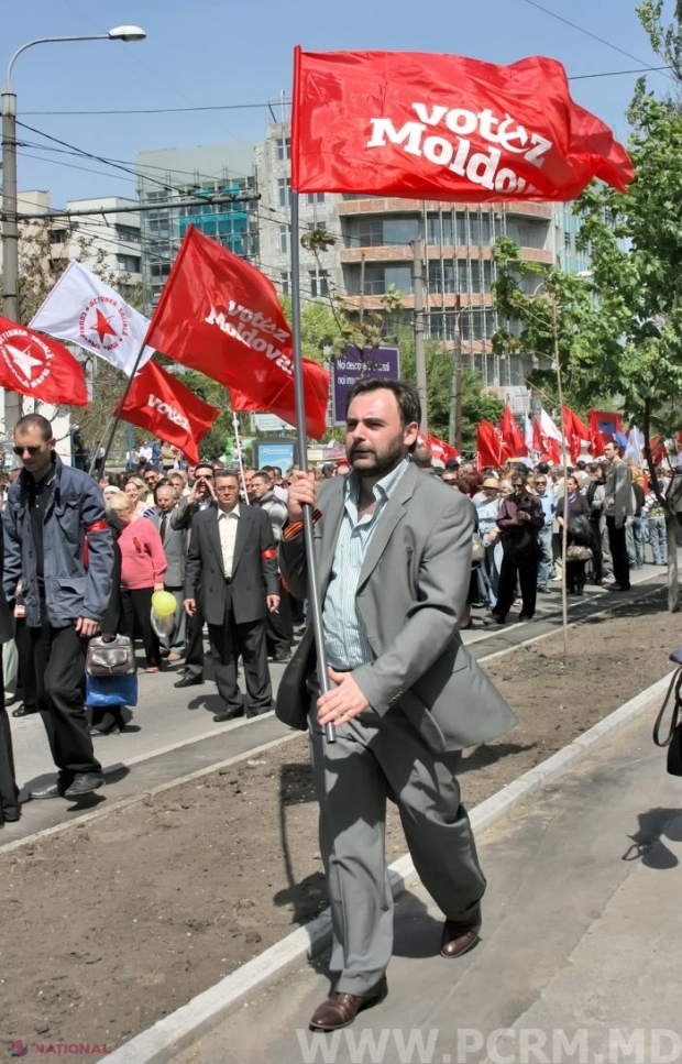 Nemulțumiți de inițiativa lui Lupu, comuniștii s-au luat la harță cu democrații și au fost la un pas de bătaie.