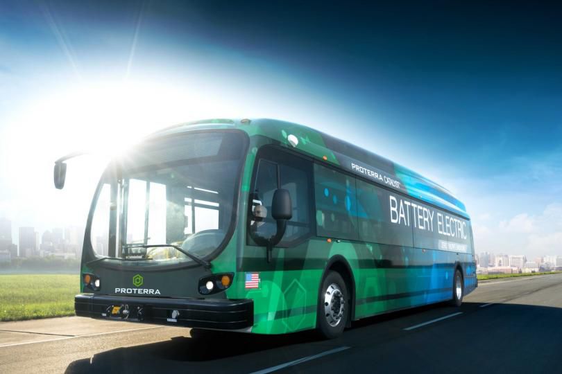 Un autobuz electric a stabilit un record mondial de autonomie. 