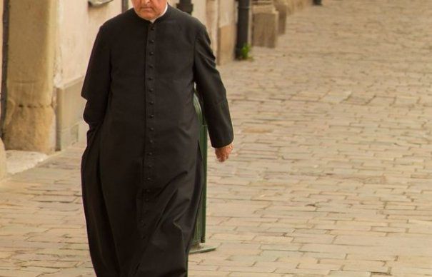 Un preot și-a pus capăt zilelor, după ce a fost acuzat de pedofilie. 