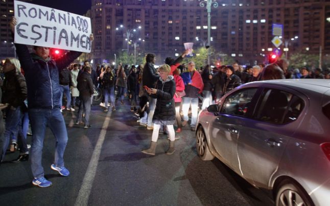 Presa internaţională scrie despre protestele de la Bucureşti şi din ţară.