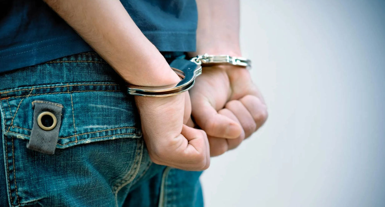 Подросток из Яловенского района обвиняется в убийстве 34-летнего мужчины.
