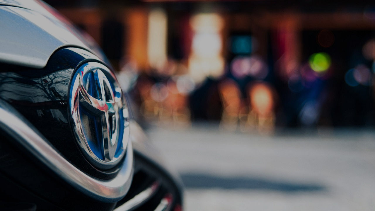 Toyota презентовала компактный внедорожный минивэн с нестандартным салоном.