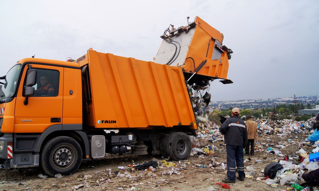 CMC alocă 39 mln lei pentru evacuarea gunoiul la Țânțăreni