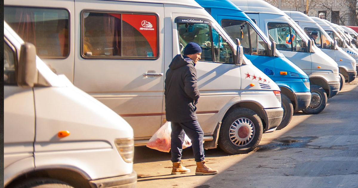 Transportatorii de pe rutele interurbane vor dublarea tarifelor pentru pasageri.